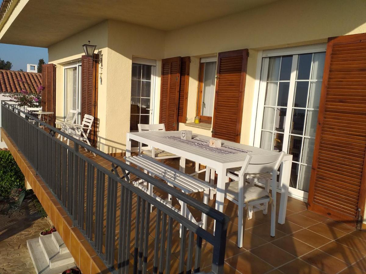 Sunny Holiday Home Creixell Esterno foto