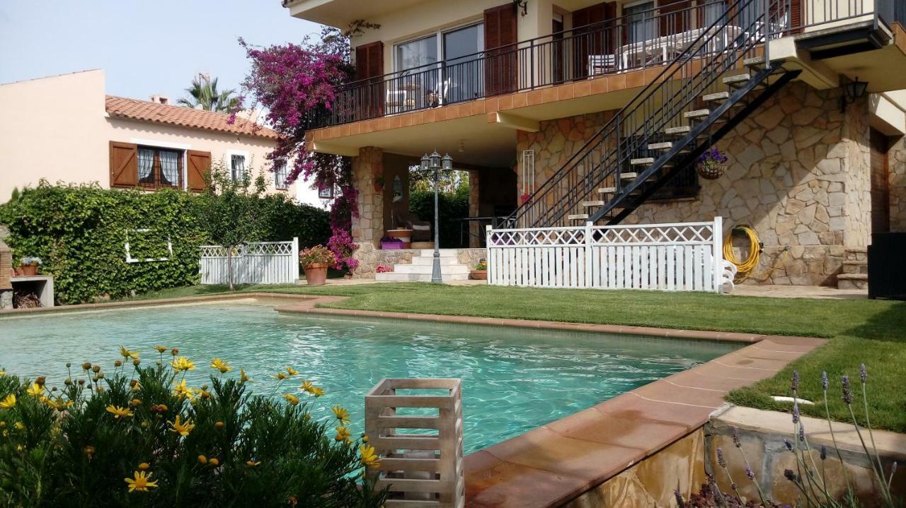 Sunny Holiday Home Creixell Esterno foto