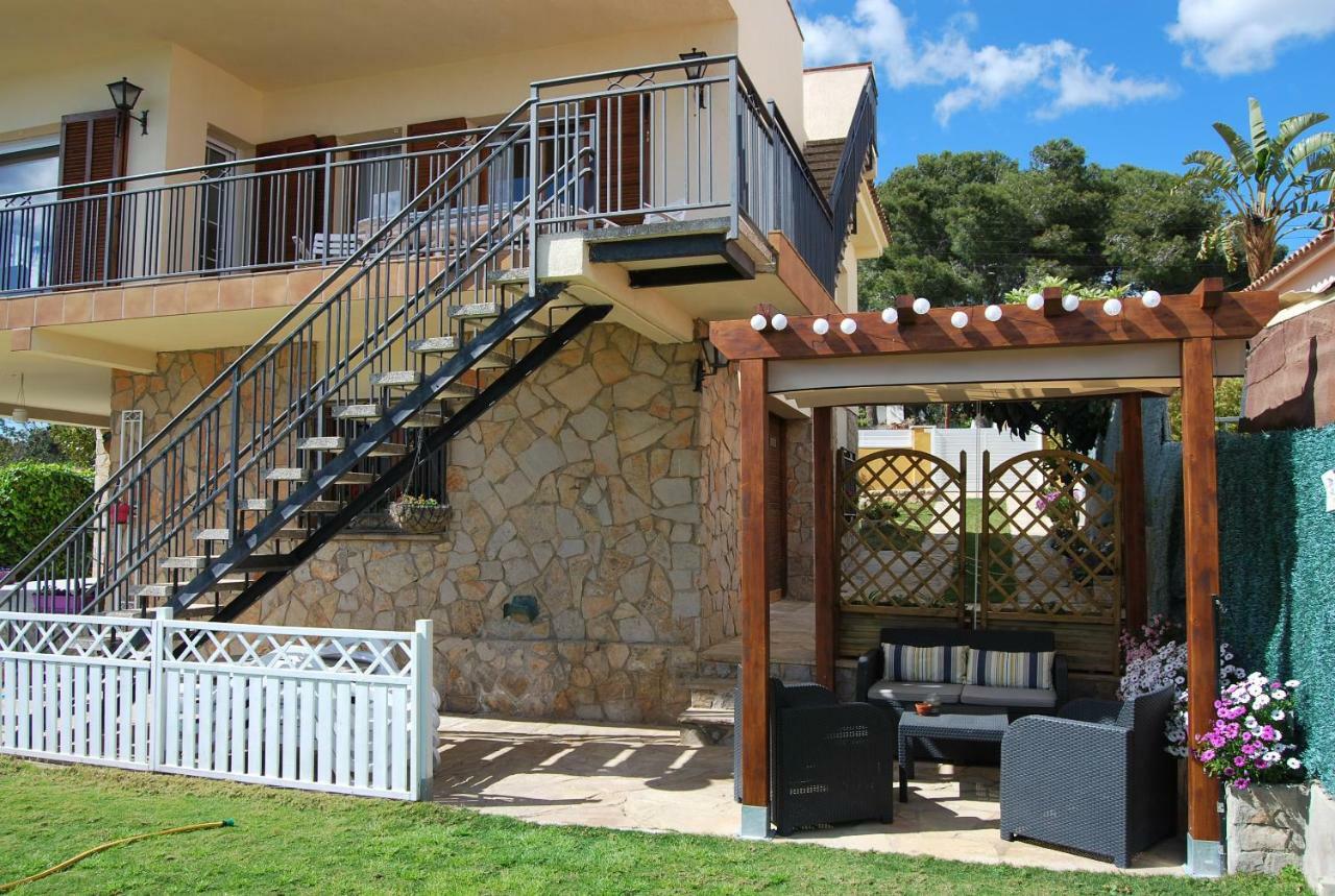 Sunny Holiday Home Creixell Esterno foto